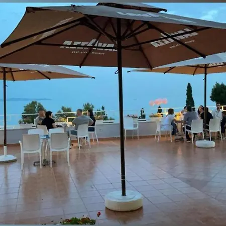 Jozi Kaiser 4 Durres