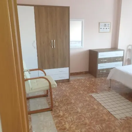 Jozi Kaiser 4 *